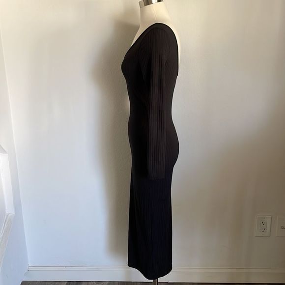 Sexy Black Dress   - Picture 3 of 7